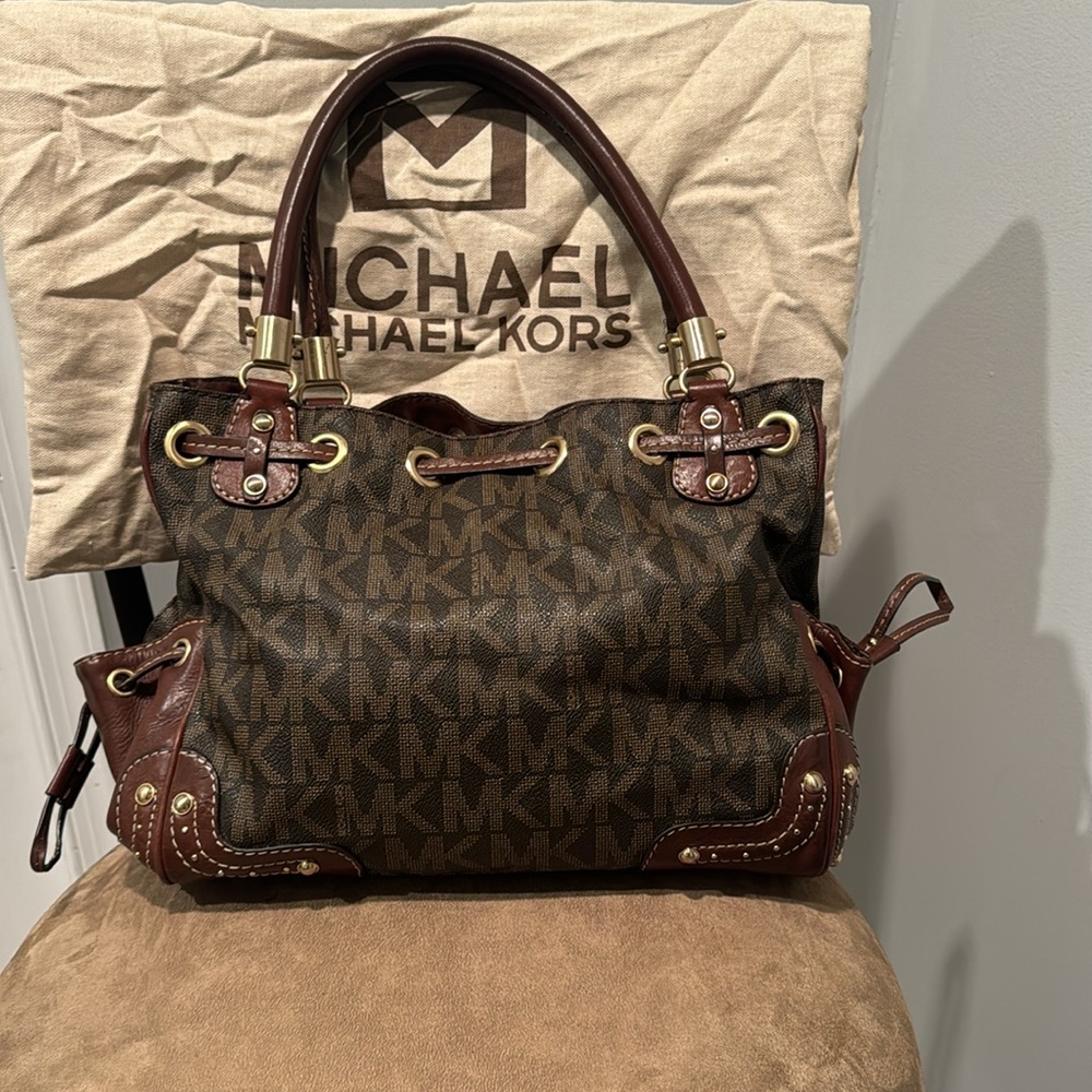 Authentic Michael Kors Handbag - image 3